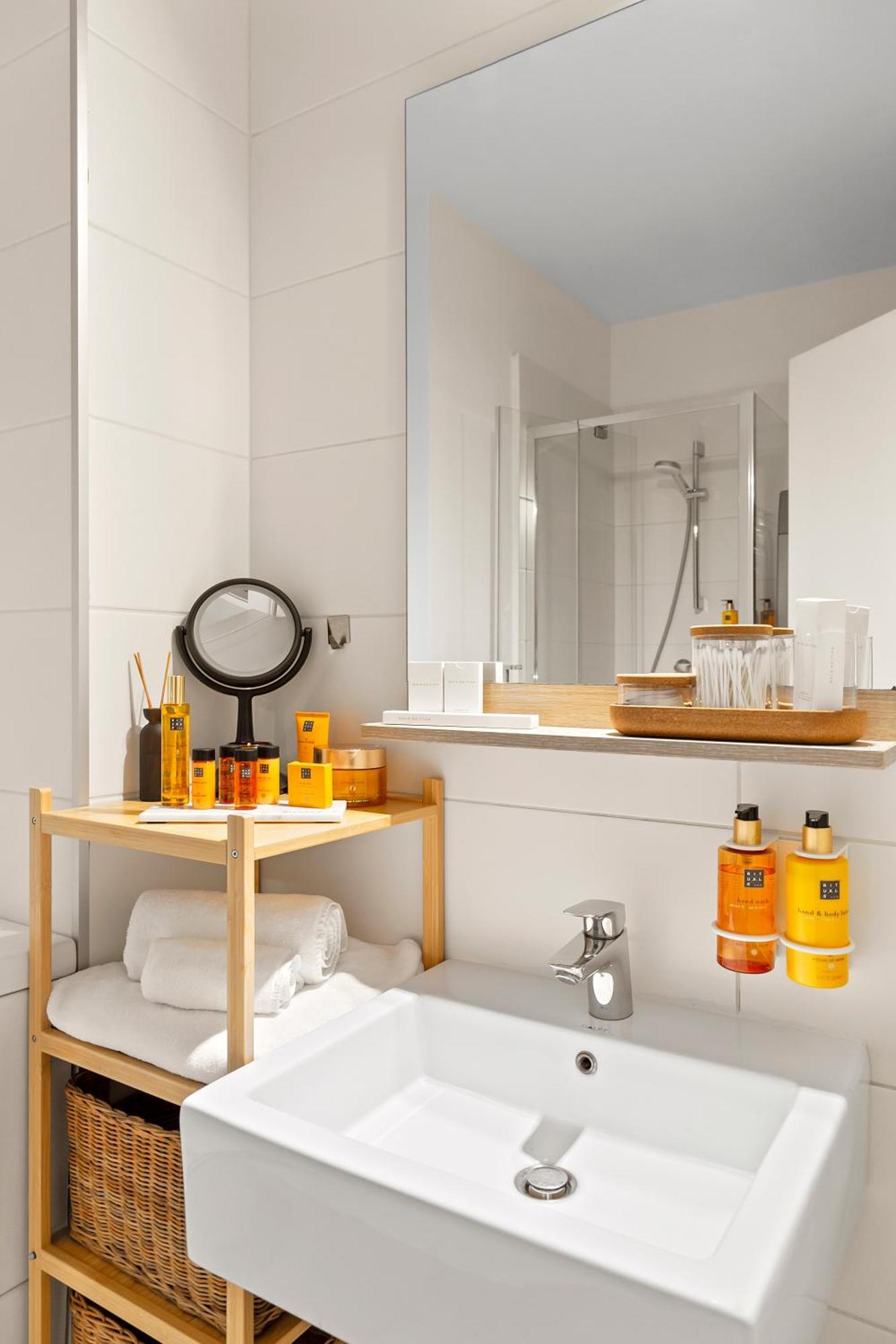 Mido Park Apartment With Private Parking & Self Check-In 부쿠레슈티 외부 사진
